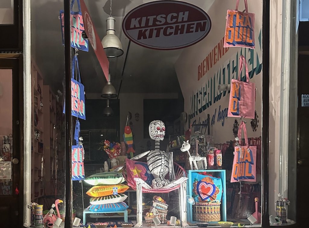 Día de los Muertos decorations