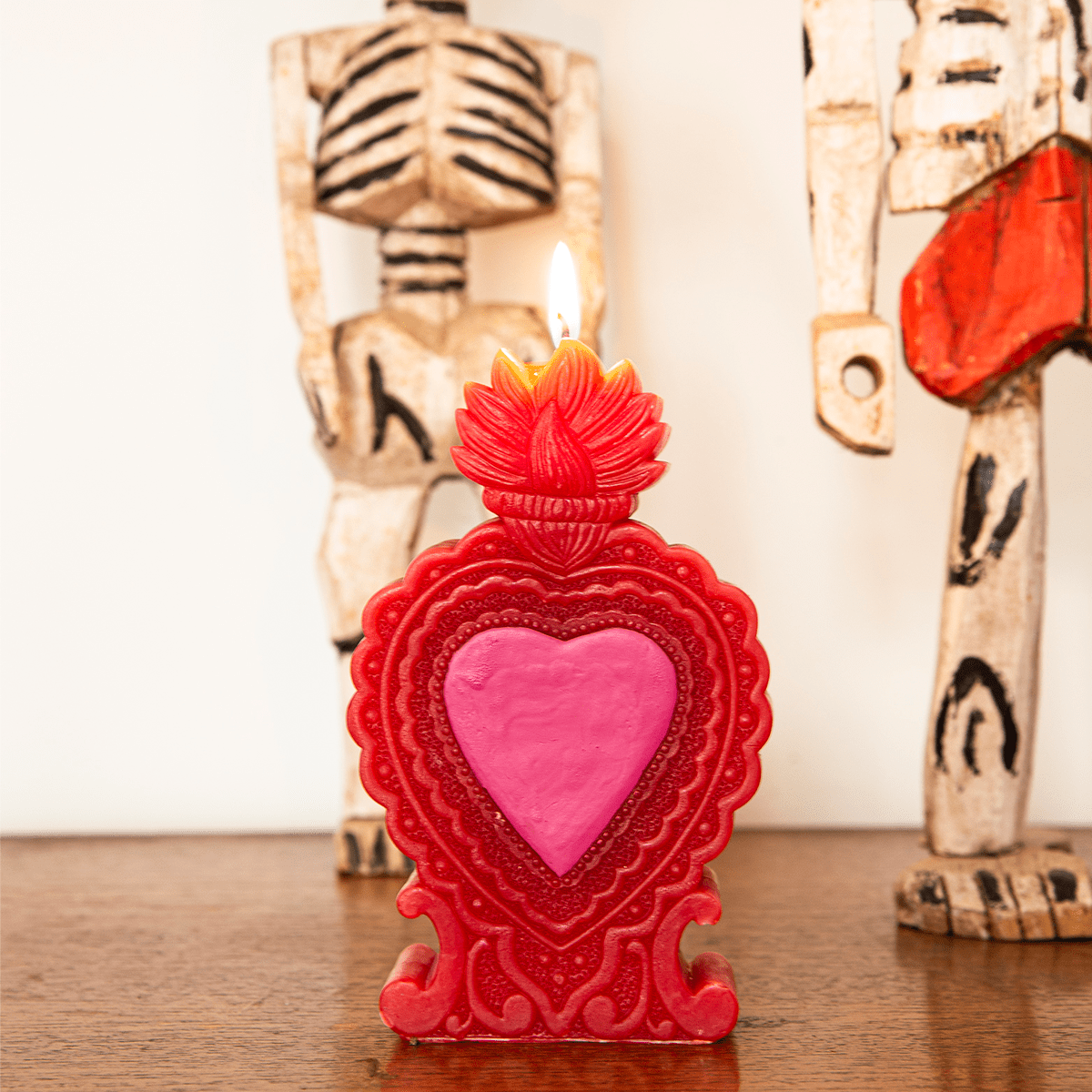 Kitsch Kitchen - Candle Milagro Heart Red Sfeer